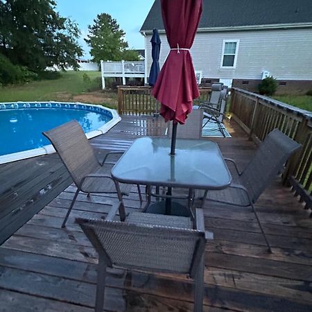 Home Away From Home With Pool Rocky Mount Exteriör bild